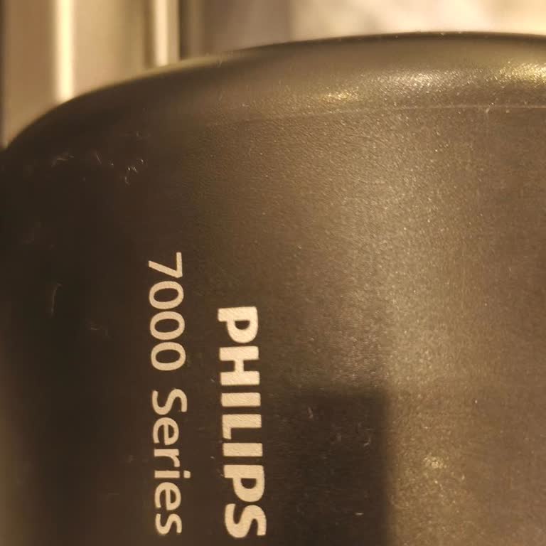 Philips 7000 Serisi Kablosuz Süpürge Toz Haznesi Kirleri Tekrar Dışarı Bırakıyor