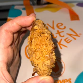 Hijyenik Olmayan Tavuk Kanatları Ve Eksik İçecek