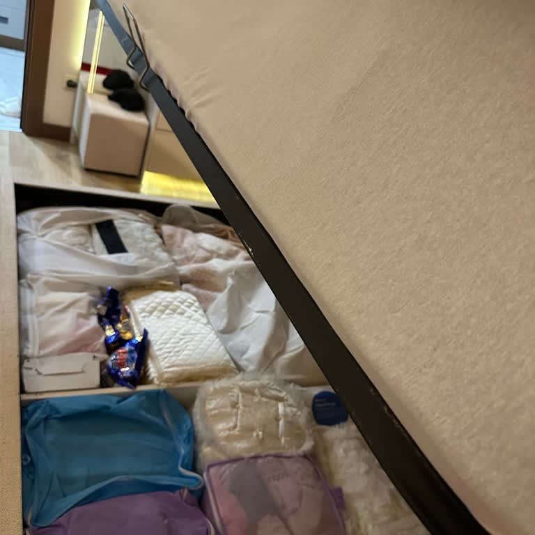 Eskidji Bazaar Tek Tutacaklı Baza Ve Kalitesiz Pistonlar Nedeniyle Sabit Durmayan Ürün