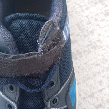 Muş FLO Mağazasında Satın Alınan Ayakkabı Bir Ay İçinde Yırtıldı, Garanti Talebi Haksızca Reddedildi