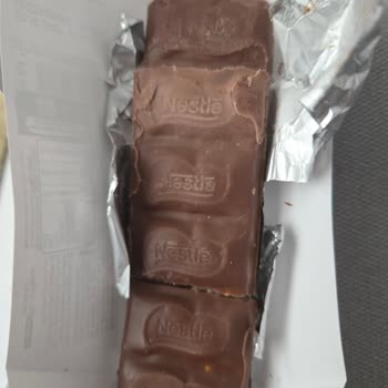 BİM Şubesinde Satılan Nestle Damak Çikolatalarında Bozulma Ve Tüketici Güvensizliği
