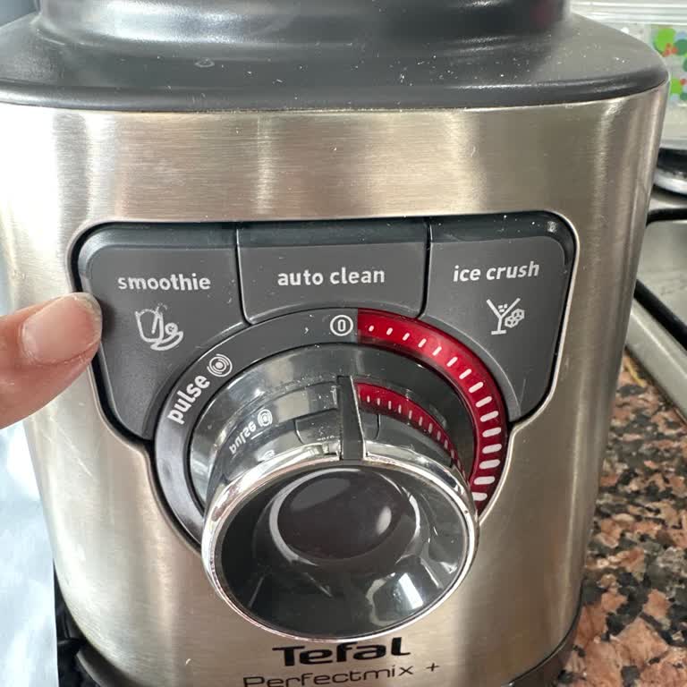 Tekrarlayan Başarısız Tamir Ve Aşırı Gürültülü Blender İçin Yetkili Servis Şikayeti