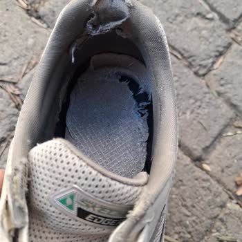 Hepsiburada'da Skechers Ayakkabısının Hızlı Yıpranması Ve Çözüm Bulunamaması