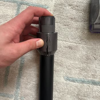 Garanti Süresindeki Dyson V15 Boru Parçası Ücretli Değişim Talebi