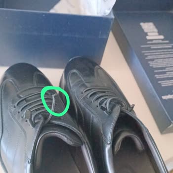 İnternetten Gelen Kullanılmış Ayakkabı, Mağaza Yeni Ürün Değişimini Reddetti