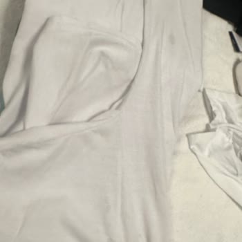 Beko Çamaşır Makinesi Çamaşırları Leke ve Yırtıyor, 10 Yıllık Garantiye Rağmen Çözüm Yok
