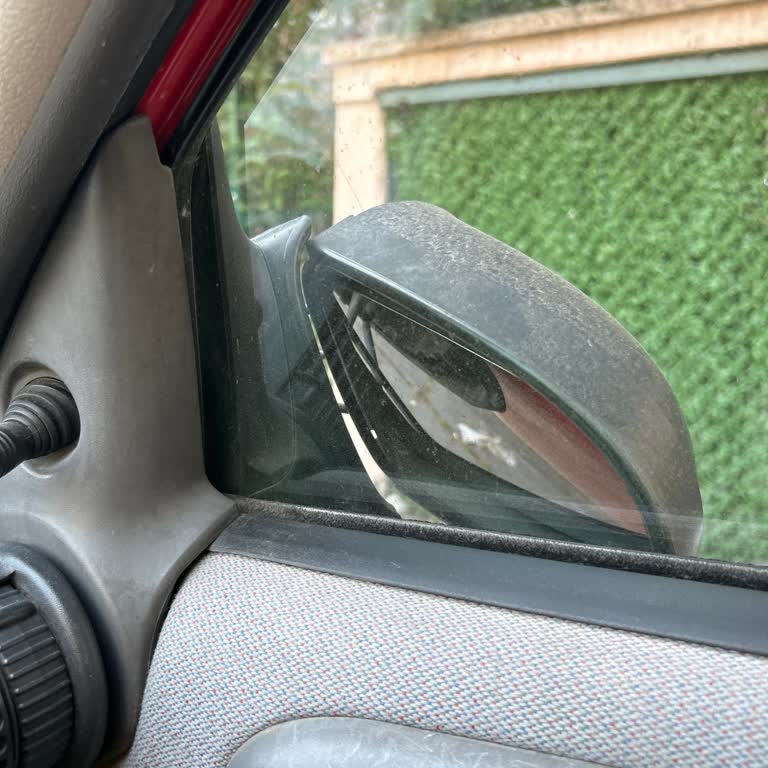 Trendyol GO Kuryesi Trafikte Tehlike Yaratıp Arabamın Aynasını Kırdı