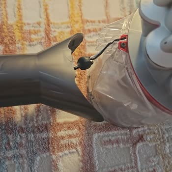 Dyson V8 Şarjlı Dikey Süpürge Kırılan Parça Garanti Kapsamına Alınmadı