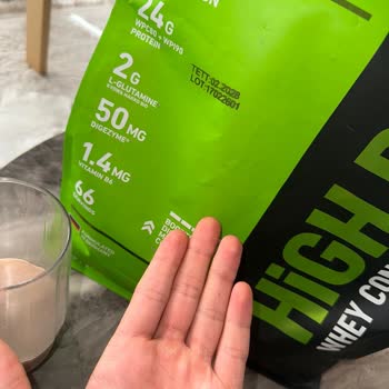 Hiq Protein Tozunda Plastik Parça Çıktı Ve Müşteri Hizmetleri Yanıtı Yetersiz