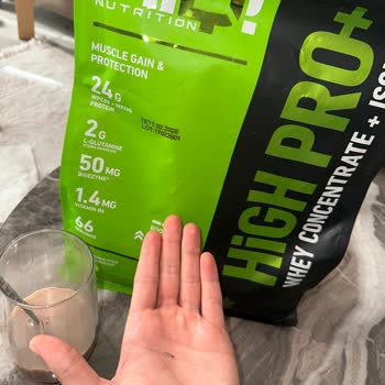 Hiq Protein Tozunda Plastik Parça Çıktı Ve Müşteri Hizmetleri Yanıtı Yetersiz