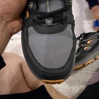 Hepsiburada Skechers D'LUX Journey Ayakkabısında Ön Bölüm Çatlaması ve Ücretsiz Değişim Talebi