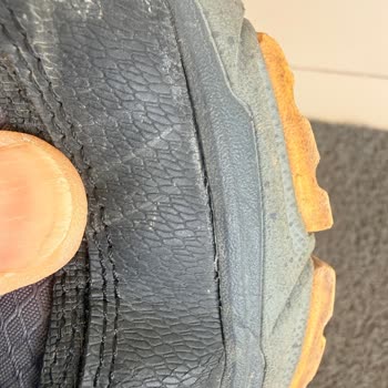 Hepsiburada Skechers D'LUX Journey Ayakkabısında Ön Bölüm Çatlaması ve Ücretsiz Değişim Talebi
