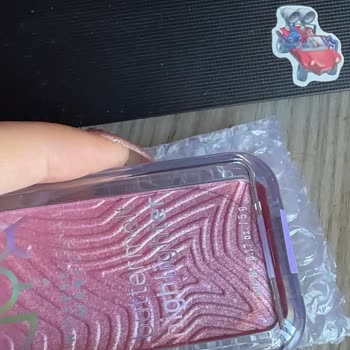 Hijyenik Olmayan Nyx Highlighter Ürünü İçinde Kıl Bulunması Ve Değişim Talebi