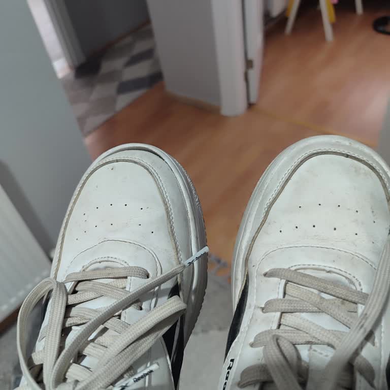 Reebok Ayakkabısının Kısa Sürede Açılması Garantili Değişim Talebi