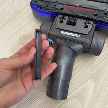 Dyson Süpürge Başlığı 1,5 Ayda Ekleminden Kırıldı