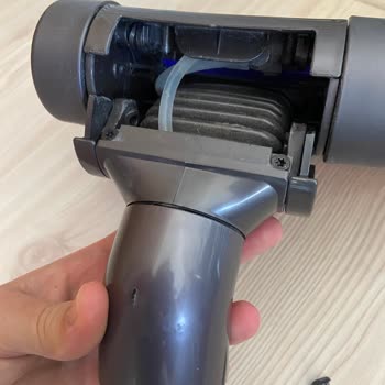 Dyson Süpürge Başlığı 1,5 Ayda Ekleminden Kırıldı