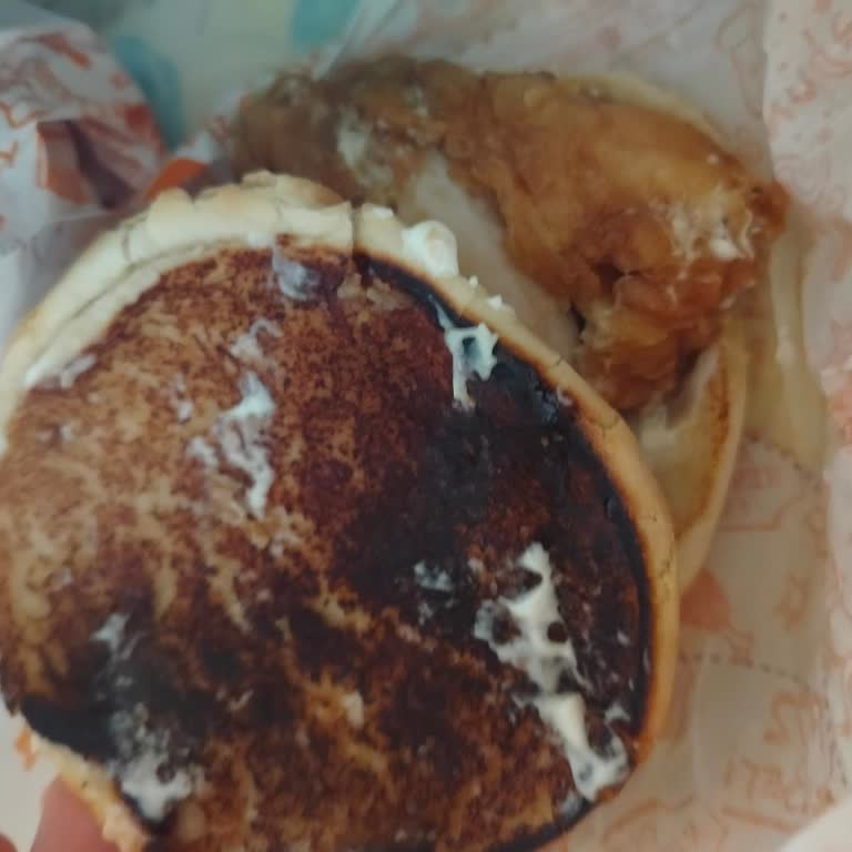 Yanık Ekmek Ve Eksik Soslu Popeyes Siparişinde Nugget Yokluğu