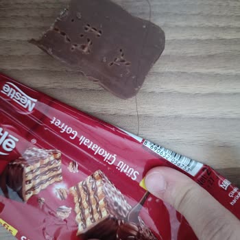 Nestle Gofrette Saç Teli Çıktı: Hijyen İhlali Ve Telafi Talebi