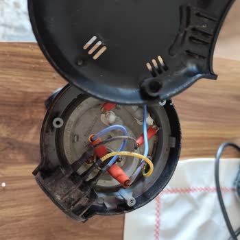 Karaca Servisi Kahve Makinesinin Altını Açık Şekilde Geri Getirdi