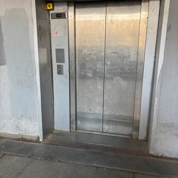 Osmangazi Botanik Park Alt Geçidindeki Asansörlerin Arızası Engelliler İçin Tehlike