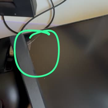 Vektron Servisine Gönderdiğim Monitör Çizik, Kırık Ve Çalışmıyor