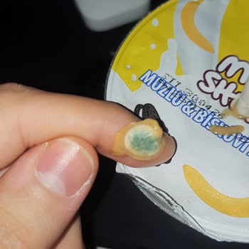 BİM Şubesinde Satılan Muzlu Milkshake'te Küf Bulundu: Hijyen Ve Sağlık Endişesi