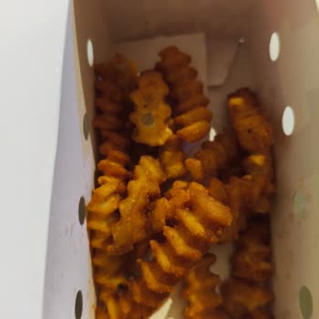Arby's Şubesinde Yağ Değişimi Yapılmadığı İçin Ürünler Tüketilemez