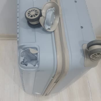 Havaist Personeli Bagajı Sertçe Bıraktı ve Tutanak Kesmeyi Reddetti