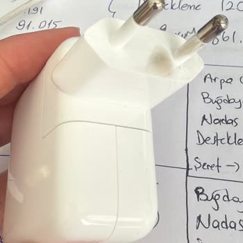 Şarj Adaptöründeki Yanık Ve Erimeler İçin Garanti Dışında Değişim Reddi