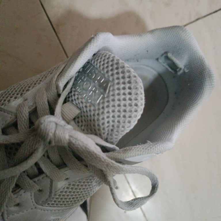 Ayakkabının İç Astarı İki Ayda Yırtıldı Tüketici Hatası Olarak Değerlendirildi