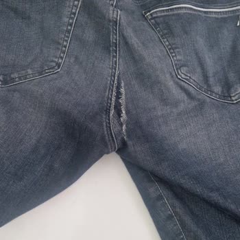 Mavi Jean Pantolonun İlk Yıkamadan Sonra Arka Cep Dikişi Açıldı