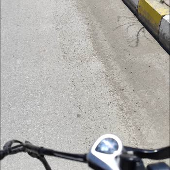 Van Belediyesi Yol Bakım İhmali Nedeniyle Öğrencinin Sürekli Lastik Patlamaları