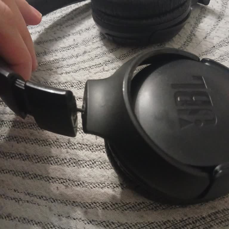 JBL Kulaklık Dip Kırılması Ve Ücretsiz Onarım Talebi