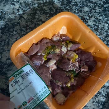 A101’de Hastavuk Ciğer Ürünün Rengi Bozuk, Kalite Kontrolü Sorgulanıyor