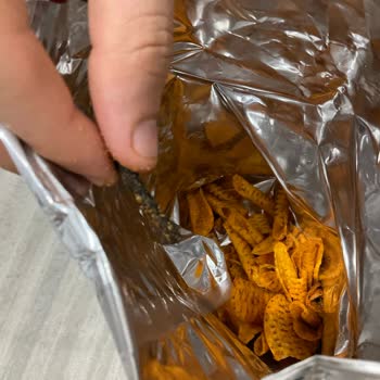 Patos Rolls Cipsinde Yabancı Madde Bulunması Ve Sağlık Endişesi