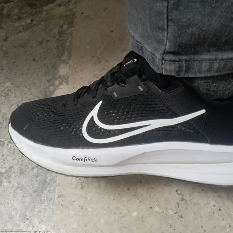 Nike Ayakkabısındaki Çıt Çıt Sesi İçin Değişim Veya İade Talebi