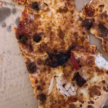 Domino’s Seyrantepe’de Kuru Pizza Ve İade Talebi