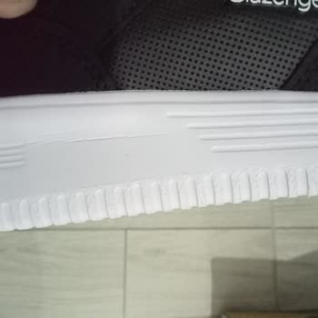 Slazenger'dan Gelen Yeni Ayakkabının Kullanılmış Ve Kirli Çıkması