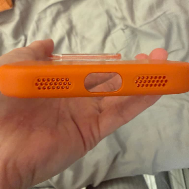 Üretim Hatası Olan Kılıflar Hoparlör Sorununa Yol Açtı, Firma İlgisiz Davranıyor