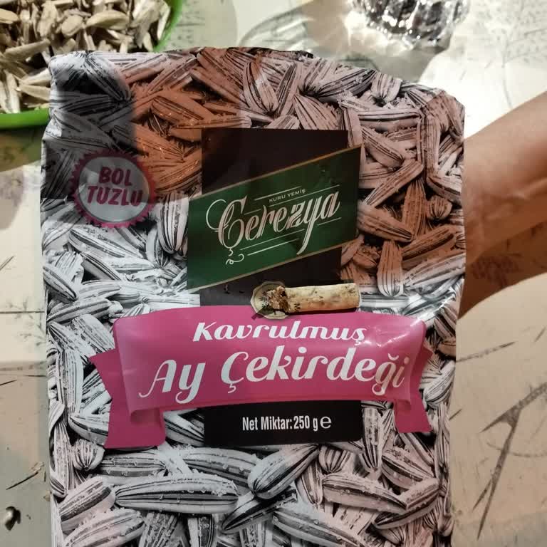 Kavrulmuş Ay Çekirdeği Paketi İçinde Sigara İzmariti Bulundu