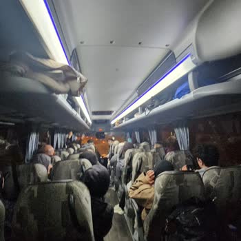 Vaat Edilen Geniş Otobüs Ve Dört Ve Beş Yıldızlı Otellere Ulaşamadık