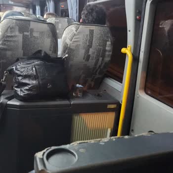 Vaat Edilen Geniş Otobüs Ve Dört Ve Beş Yıldızlı Otellere Ulaşamadık