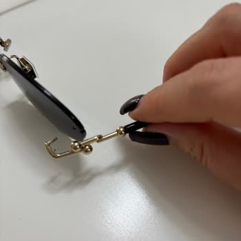 Gözgür Optik Gözlüğü Doğru Düzgün Takamadan Kullanılamaz Hale Geldi