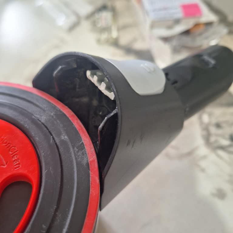 Bosch Çift Bataryalı Süpürge Mandal Kırıkları Ve Garanti Sorunları