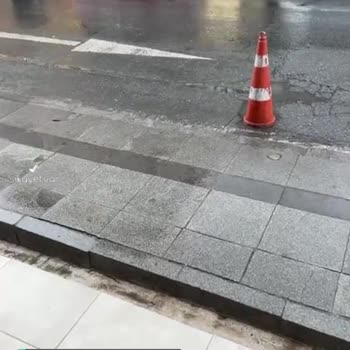 Ataşehir Belediyesi Yolda Oluşan Çukurlar Ve Asfaltlama İhtiyacı