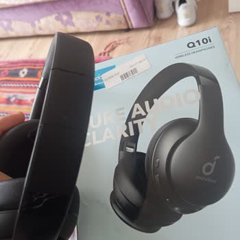 Anker Earphone Cracked and Faded