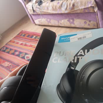 Anker Earphone Cracked and Faded