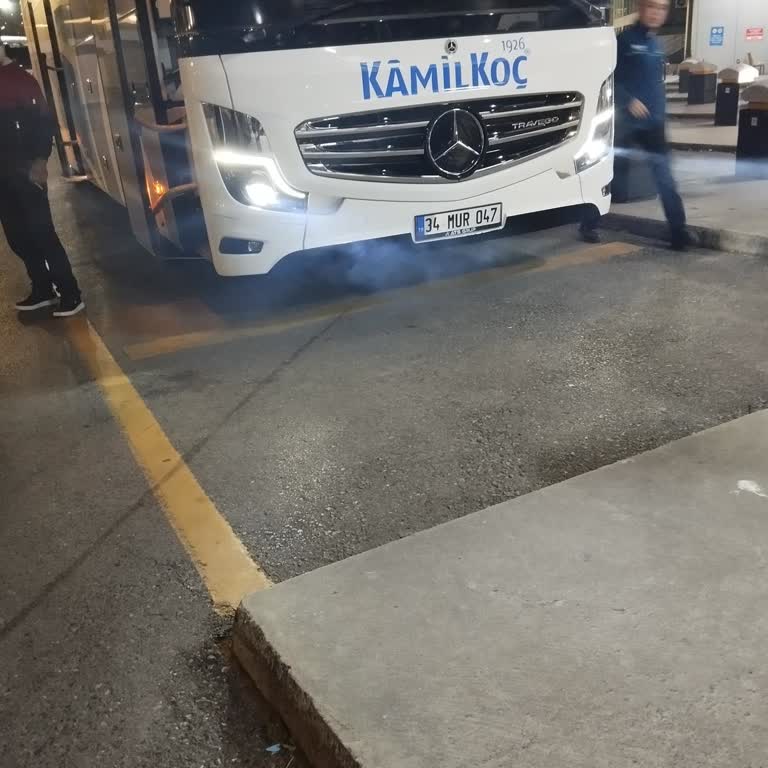 Kamil Koç Otobüsünde Kaba Hostes Ve Şoför Tavrı, Tuvalet İzni Verilmemesi