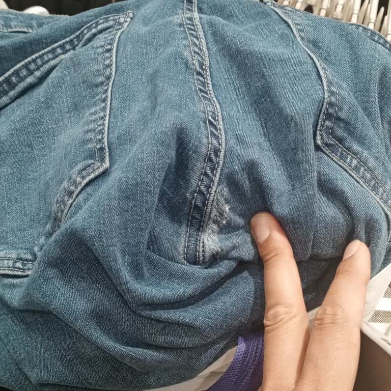 DeFacto Denim Pantolonunda 4 Ayda Aşınma Ve Yırtılma, Mağaza Yardım Reddediyor