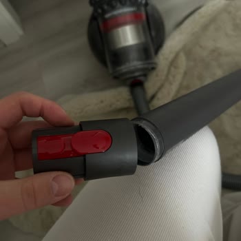 Dyson Süpürge Bağlantı Parçasının Kısa Sürede Kırılması Ve Garanti Reddi
